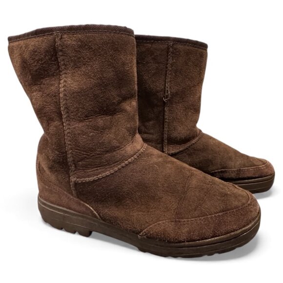 UGG Ultra Short 5225 Boots – Women’s 8 Chestnut Brown Sheepskin – Classic Short - Picture 2 of 7